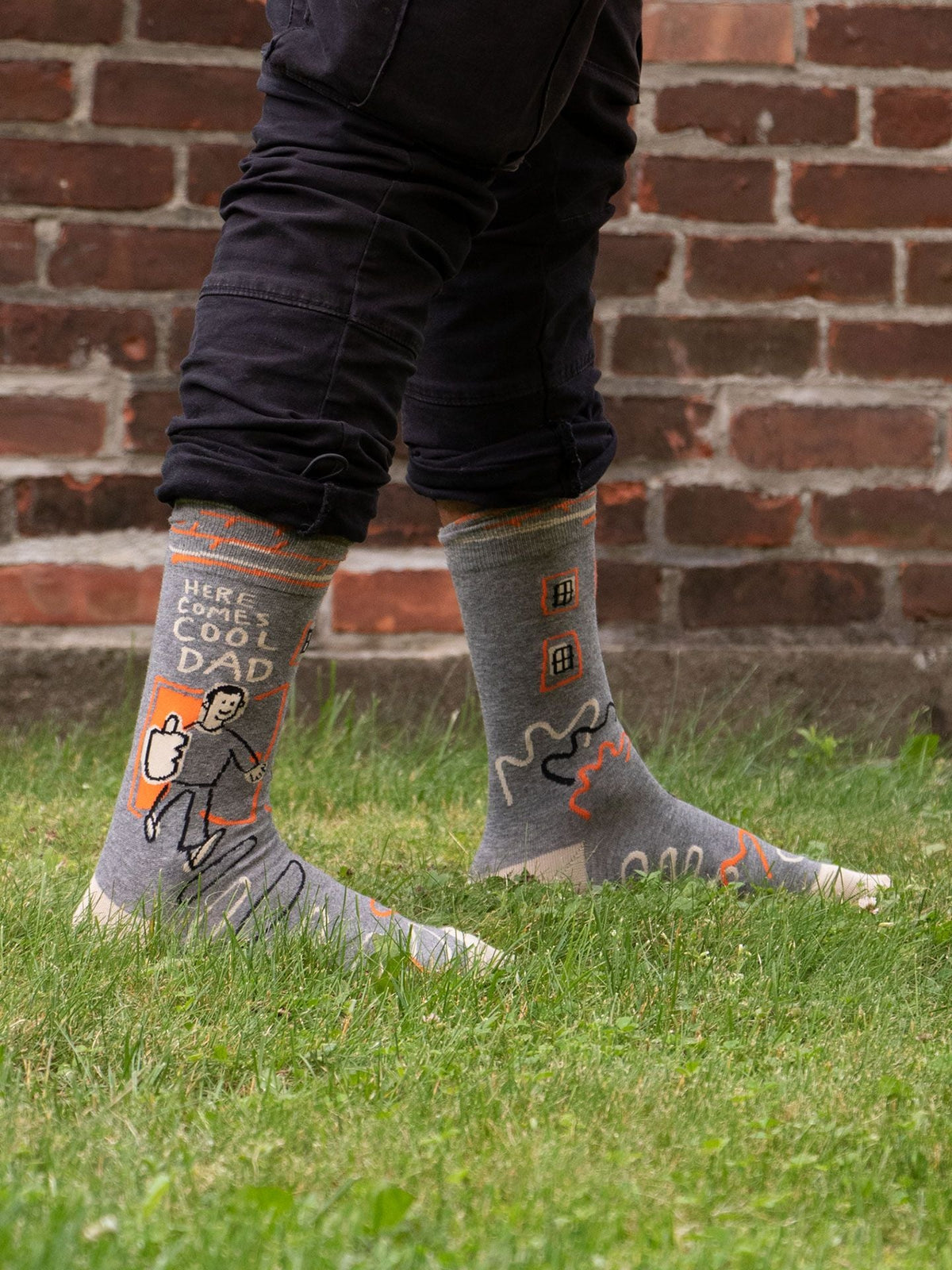 Here Comes Cool Dad Men's Socks by Blue Q – image 11