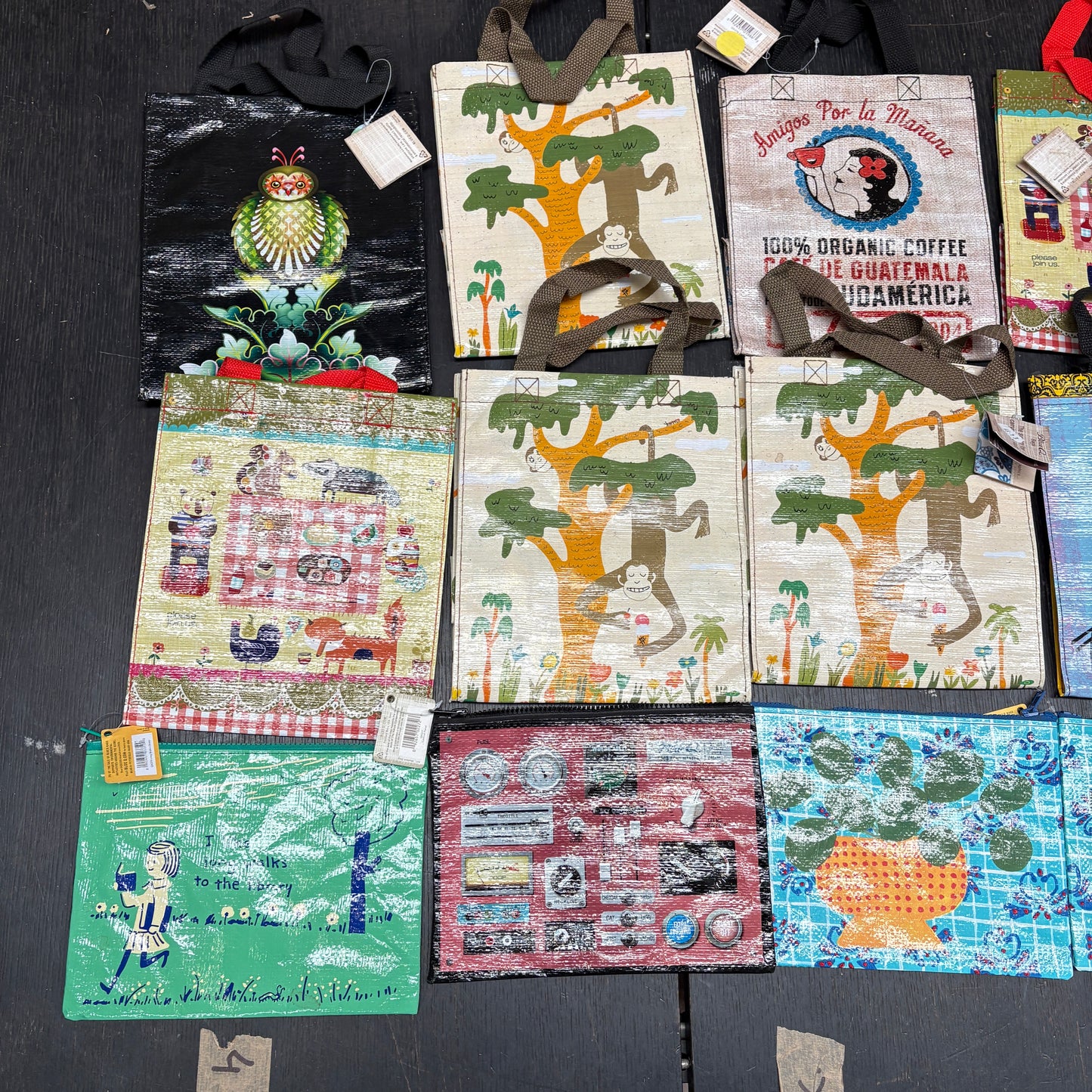 Clearance Bundle 1 - 8 handy totes 4 zipper pouches