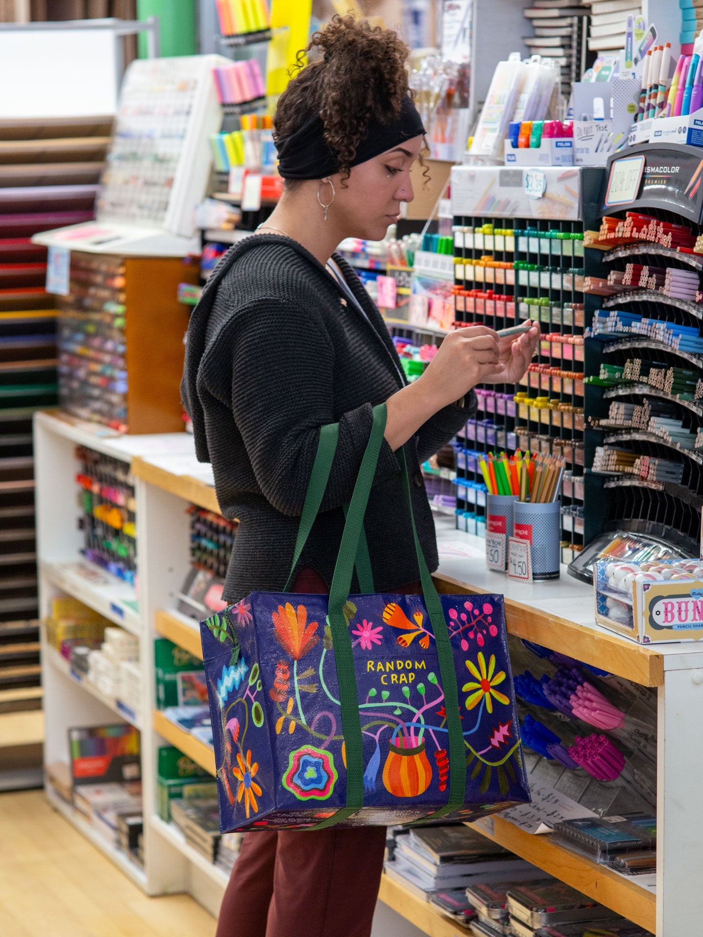 QA683 Random Crap Shoulder Tote