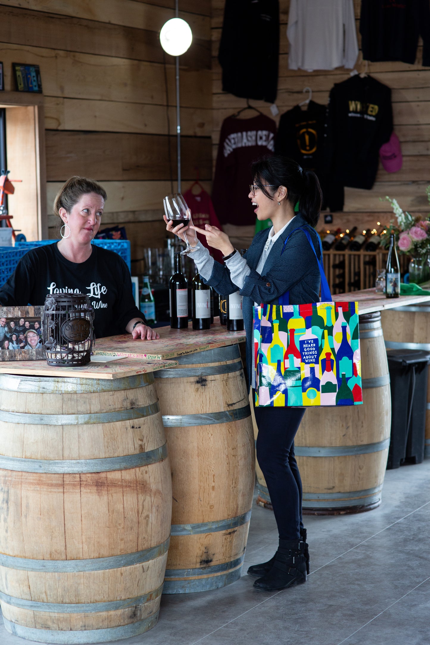 QA838 Good Things About Wine Shopper