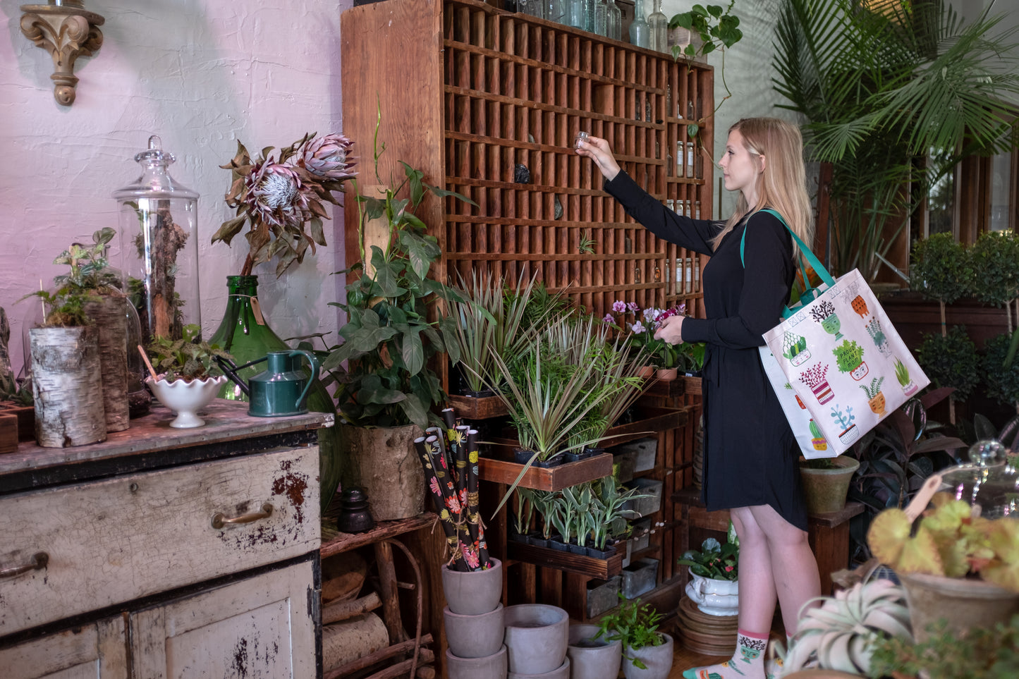QA839 Proud Plant Mom Shopper