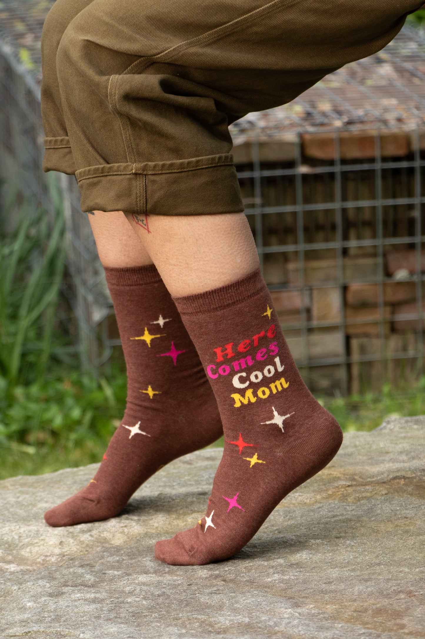 SW551 Here Comes Cool Mom Crew Socks