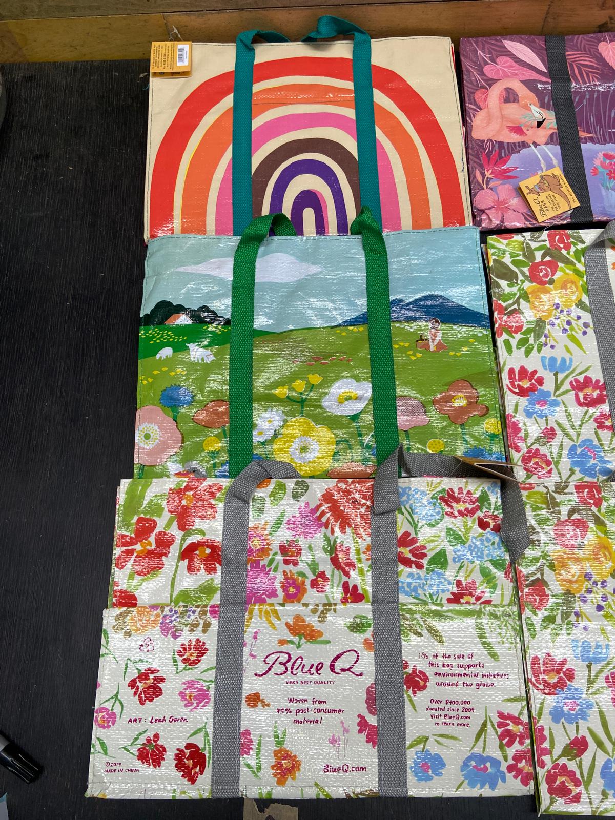 Clearance Bundle 3 - 9 discontinued shoulder totes