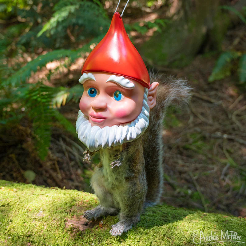 12984 Gnome Squirrel Feeder