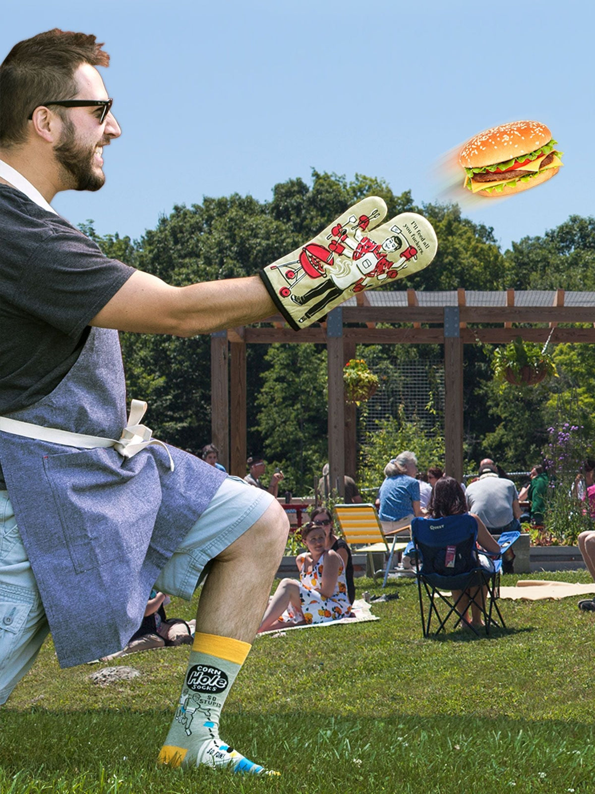 Feed All You Fuckers Oven Mitt by Blue Q – image 8
