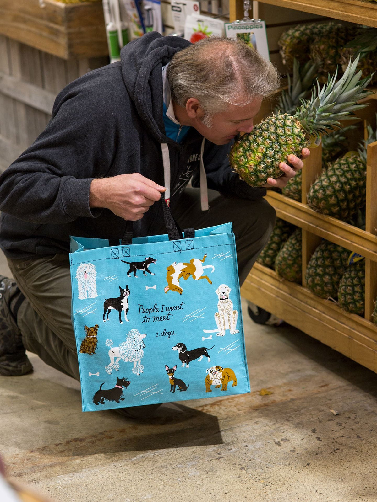 People To Meet: Dogs Shopper by Blue Q – image 6
