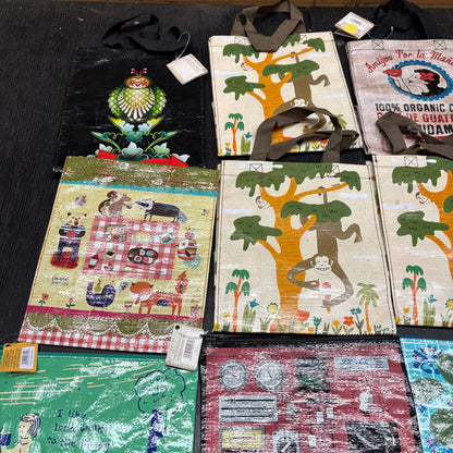 Clearance Bundle 1  - 8 handy totes 4 zipper pouches