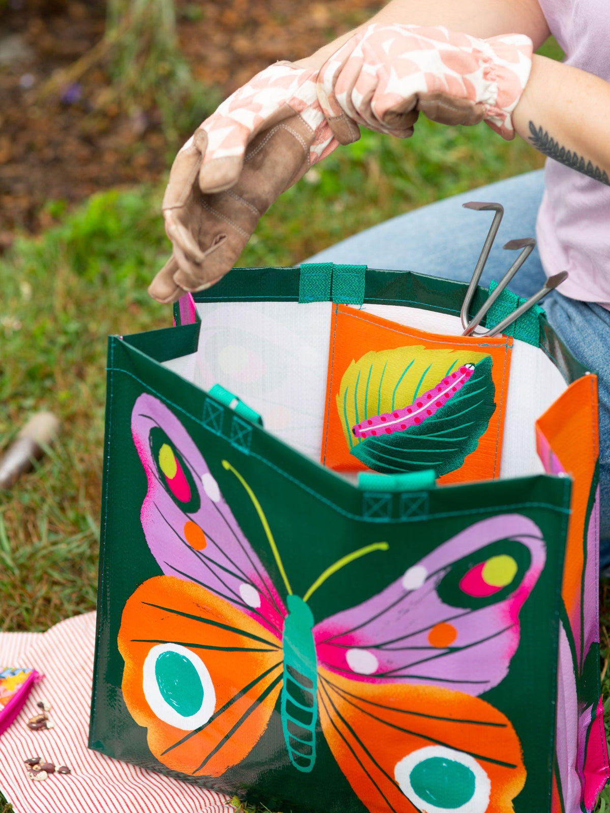 Big Butterfly Shopper by Blue Q – image 10