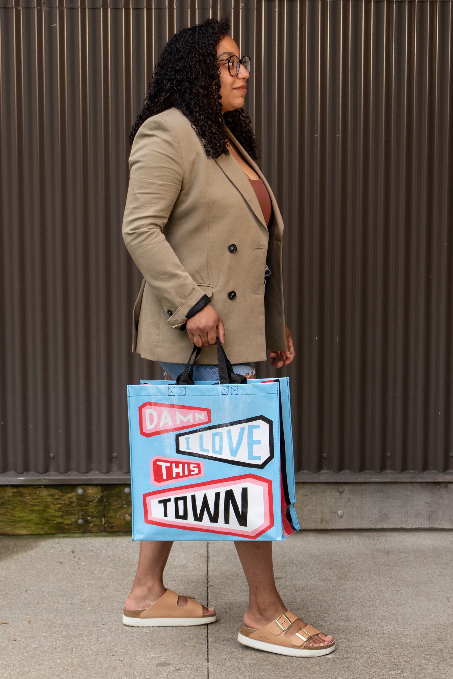QA851 Damn, I Love This Town Shopper - NEW!