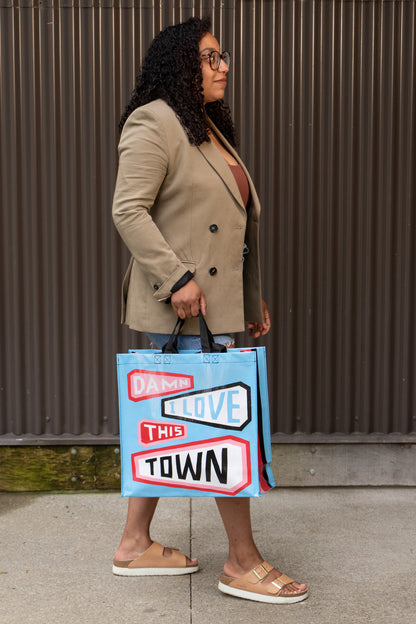QA851 Damn, I Love This Town Shopper - NEW!