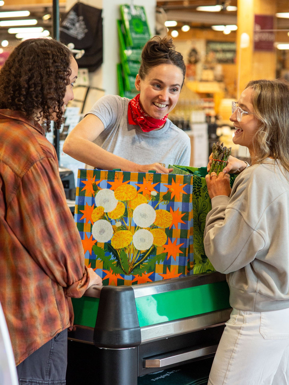 Dandelion Pop Shopper by Blue Q – image 3