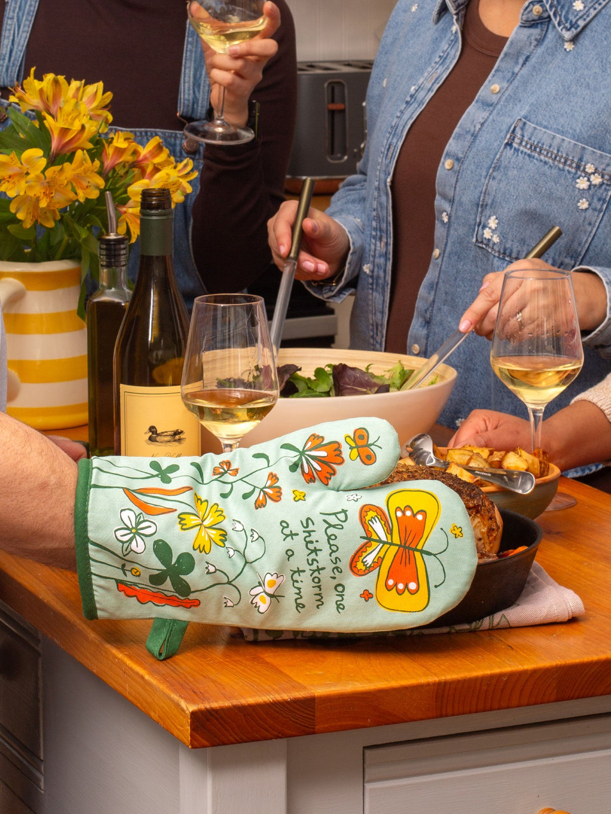 Shitstorm Oven Mitt by Blue Q – image 3