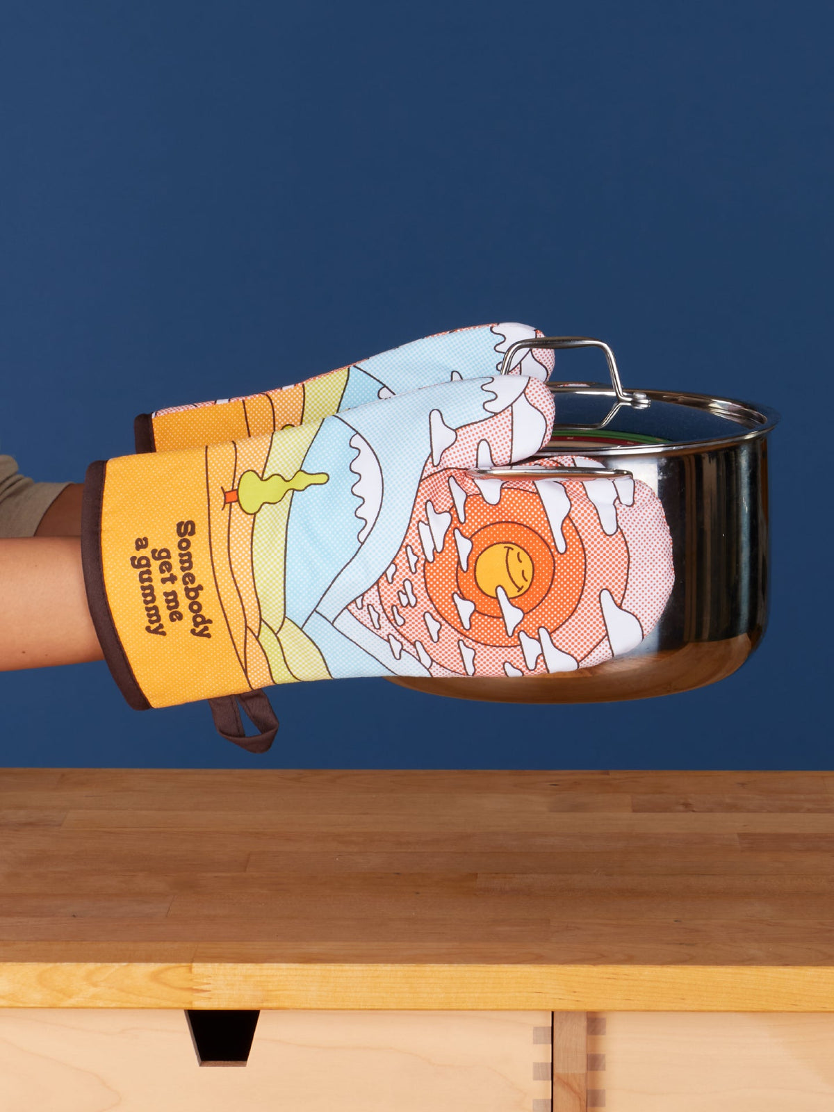Somebody Get Me A Gummy Oven Mitt by Blue Q – image 6